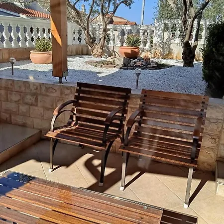 Apartman Lucy * Szybenik