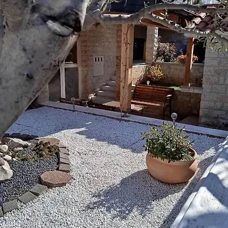 Apartman Lucy *
