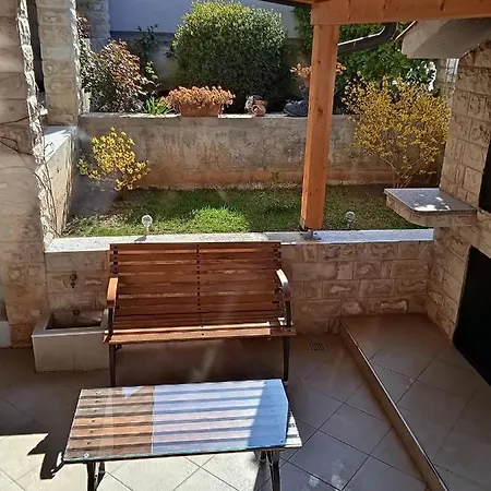 Apartman Lucy Apartment *